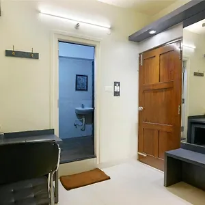Mannars Deluxe Hotel